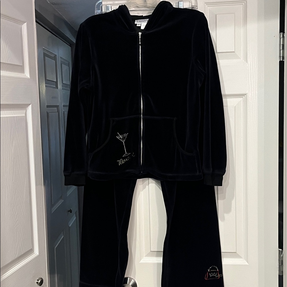 Vanity Collection 2piece Warm Up Black Velvet Look. Jacket S. Pants M.